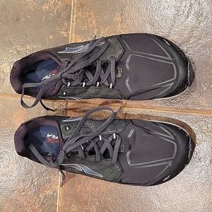 Altra Superior 4 trail running shoes size 8.5